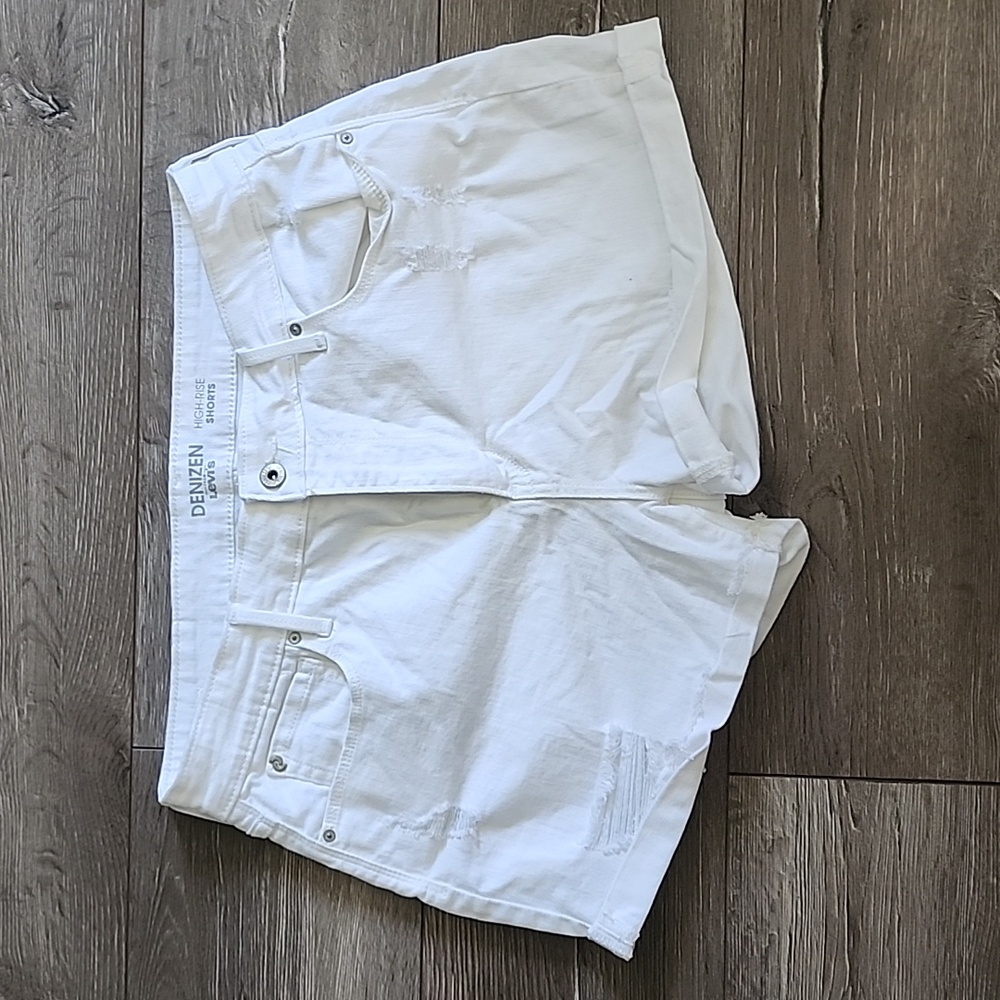 ☀️Denzin from Levi's High-Rise Shorts